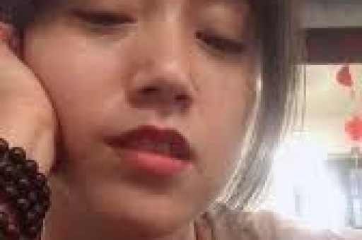 斗鱼女主播忘关摄像头私密画面流出！虚假人设彻底翻车